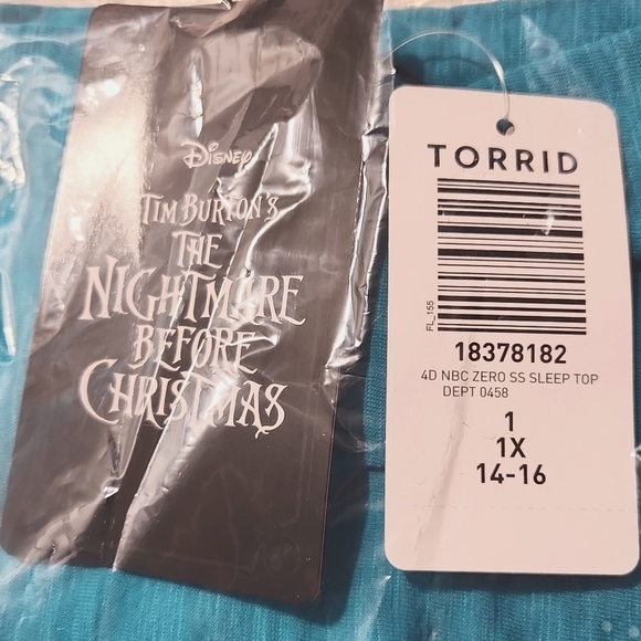 ❤️NWT VINTAGE TORRID NIGHTMARE BEFORE CHRISTMAS ZERO TEE HALLOWEEN PLUS SIZE 1X - Picture 4 of 9